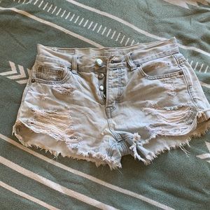 Super light wash destroyed denim shorts